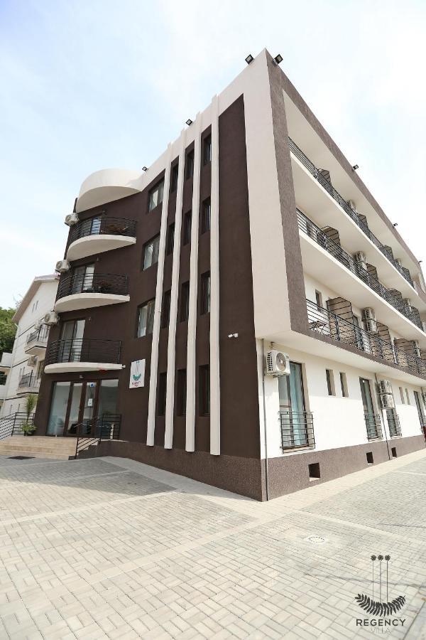Regency Villa 艾福雷诺德 外观 照片